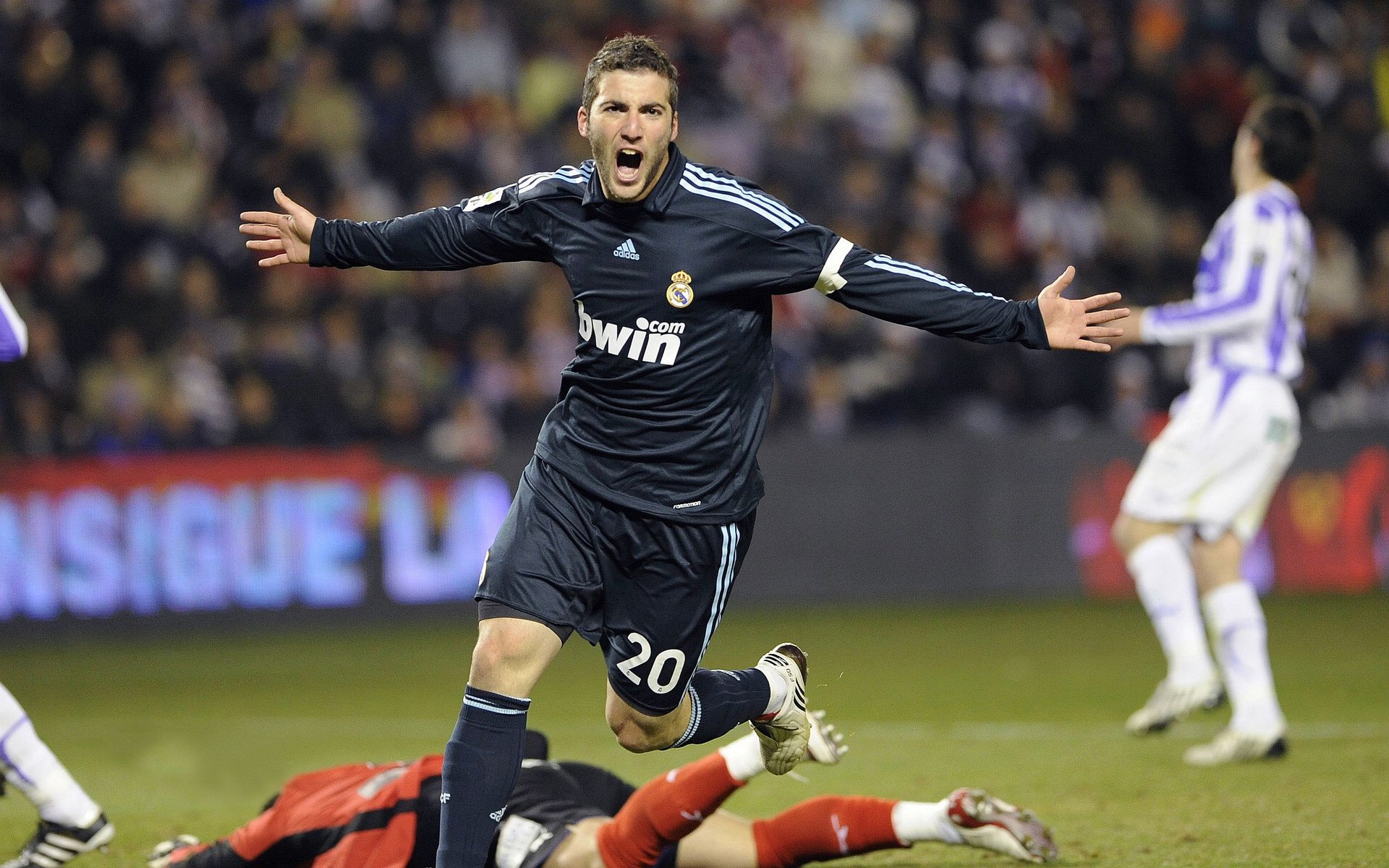 开云体育入口-媒体追击：讨论度最高的比赛和话题，媒体热议